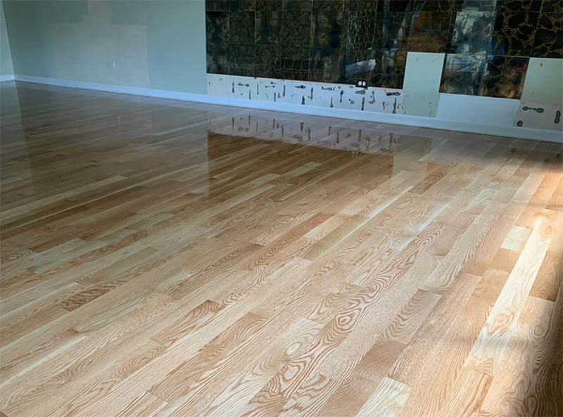 Finished white oak hardwood flooring with natural finish by Midwest Hardwood Floors